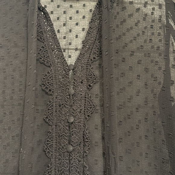 Zara Blouse - Picture 2 of 6